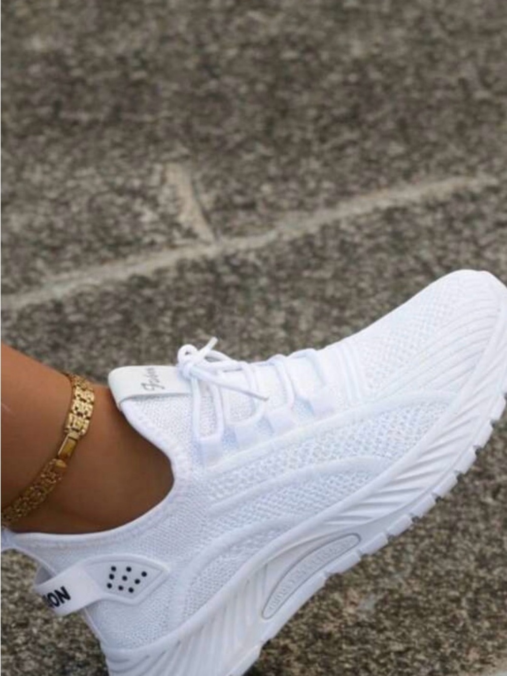 NEW 7.5 Fashion Bug Women's White Knit Lace-Up Sneakers